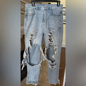 American Eagle Extreme Distressed Mom Jean Size 8
